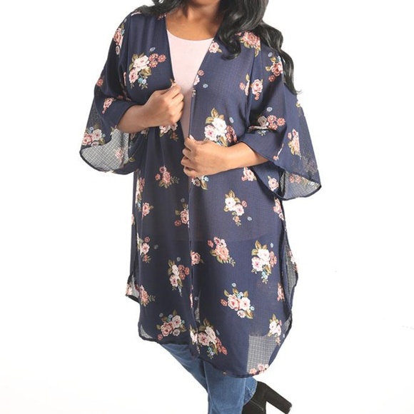 1x/2x New Plus Size Blue Floral Kimono - Picture 2 of 4